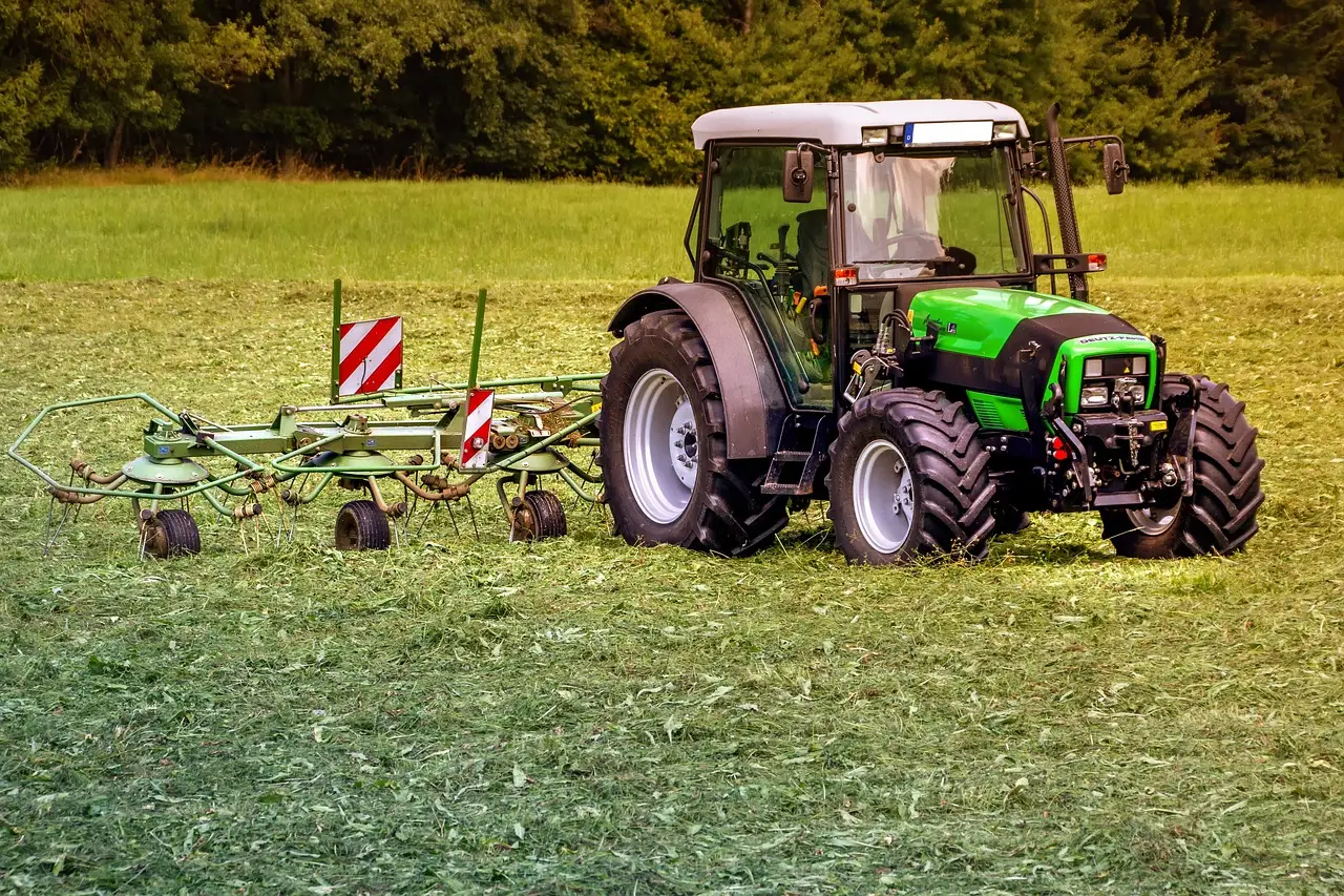 Farm machinery auction sales slump by 34pc as uncertainty drives down demand - EDP24